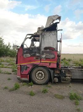 ВСУ нанесли целенаправленные удары по сельхозтехнике в Горностаевском округе