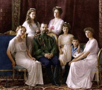 Память святых Царственных страстотерпцев — день особого почитания семьи последнего российского императора Николая II. Православная Церковь празднует его 17 июля