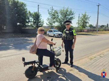 В Скадовском округе Херсонской области сотрудники Госавтоинспекции организовали профилактическую акцию для водителей СИМ