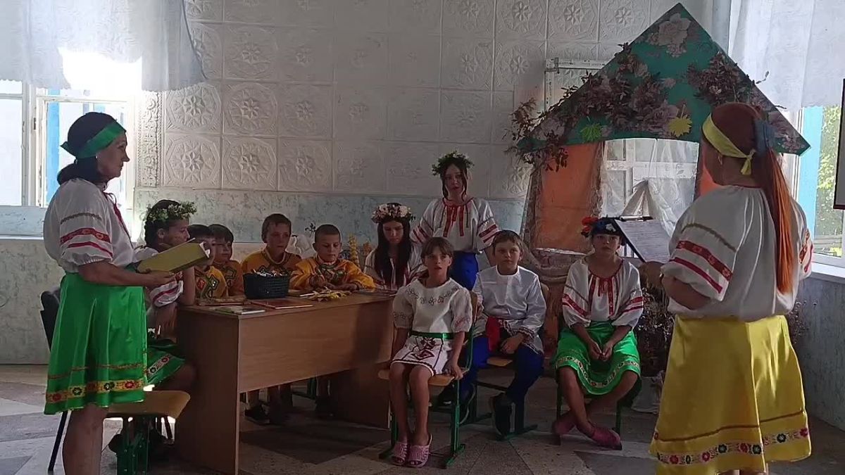 К Единому дню фольклора в Семеновском Доме культуры прошла увлекательная викторина под названием «Что ты знаешь о фольклоре?»