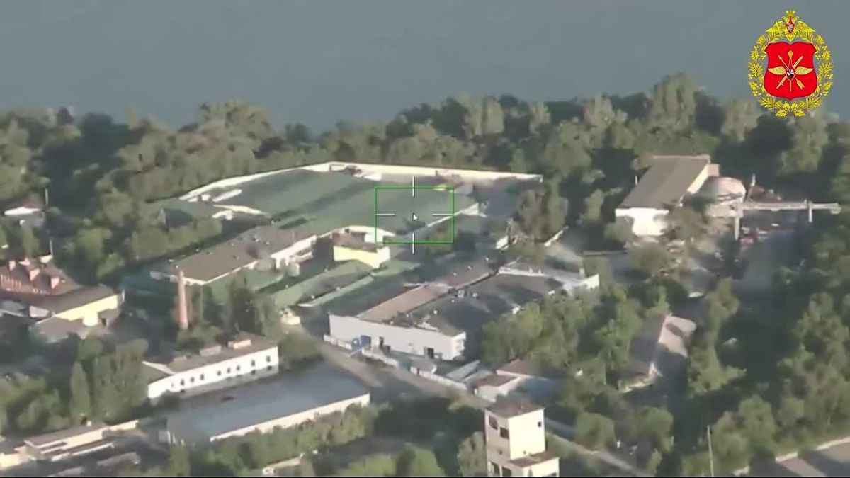 БПЛА «Герань-4 сикер» поразил логистический центр в Днепропетровске —Минобороны России
