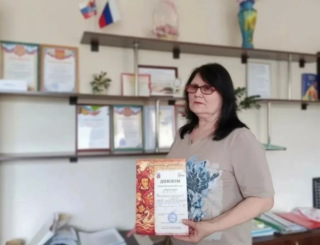 Поздравляем директора Каховского культурного центра имени Дмитрия Николаевича Овсяннико-Куликовского Людмилу Яковлевну Белоущенко с Днем рождения!