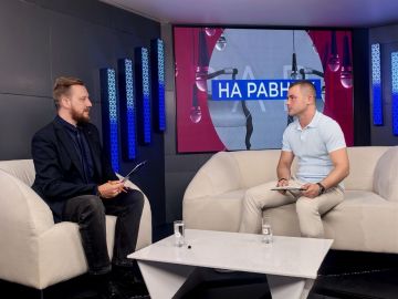 Сегодня стал гостем программы «На равных» на телерадиокомпании «Таврия»