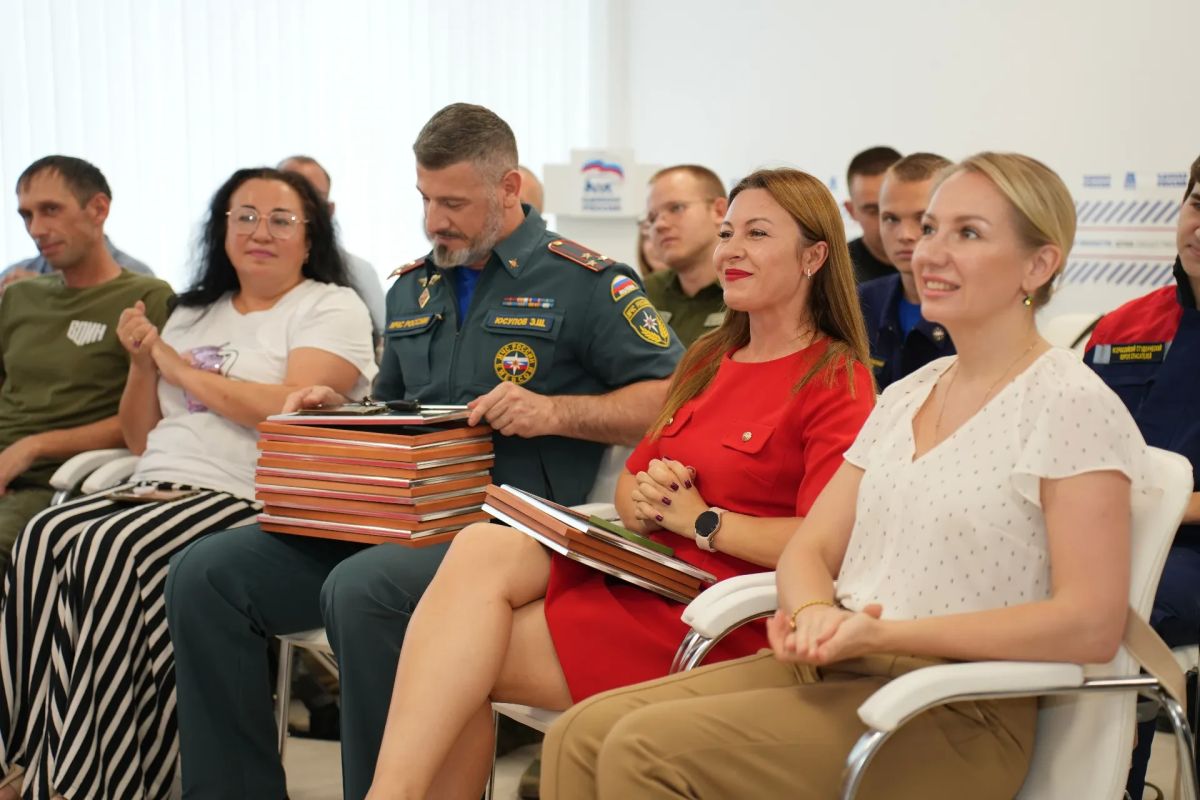 В Геническе наградили организаторов Всероссийской военно-патриотической игры «Зарница 2.0»