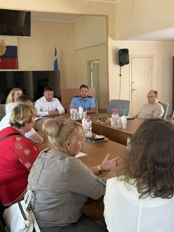 Заместитель прокурора Скадовского района и глава администрации муниципального округа провели встречу с членами семей участников СВО