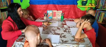 В Красноподольской библиотеке прошёл литературный час, посвящённый творчеству Владимира Маяковского