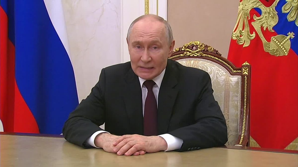 Путин поздравил российских следователей с профессиональным праздником и отметил их работу по выявлению неонацистов и диверсантов в зоне СВО