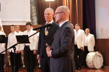 Владимир Сальдо поздравил Сергея Кириенко с днем рождения