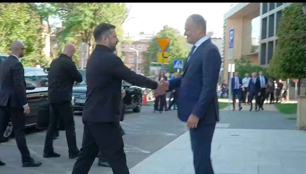 Енот из Херсона: Зеленский встретился с польским премьером Туском в Люблине