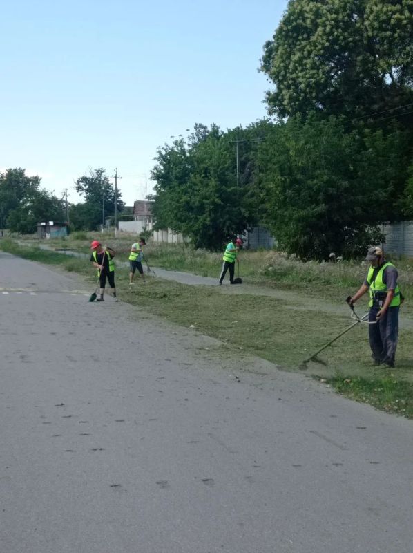 В Голой Пристани продолжаются работы по благоустройству