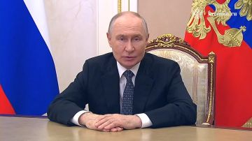 Президент поздравил железнодорожников с профессиональным праздником и отметил их роль в восстановлении Новороссии и Донбасса