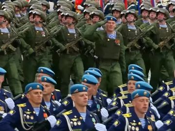 Наши бойцы Воздушно-Десантных Войск на Параде Победы и в жизни - сила и стойкость защищающая Россию
