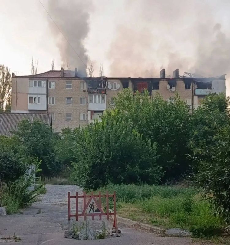 Шесть квартир сгорели в одном из домов Каховки в результате атаки вражеского БпЛА, сообщил Павел Филипчук