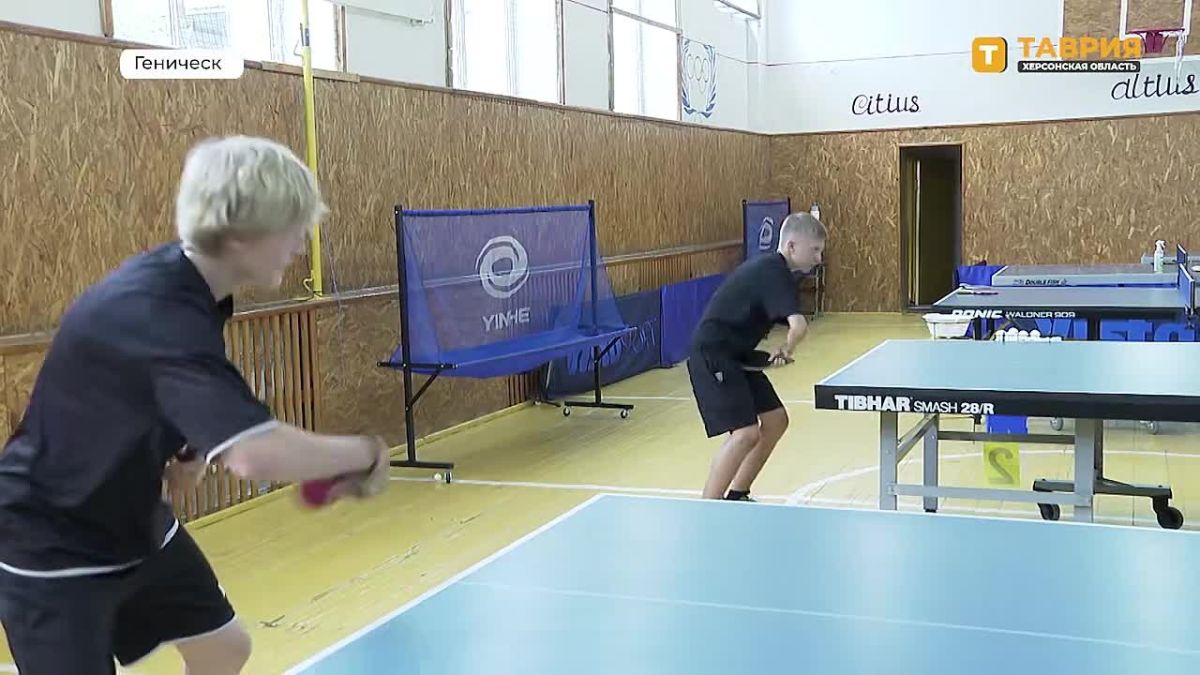 Спортсмены из Геническа готовятся к областным соревнованиям по настольному теннису