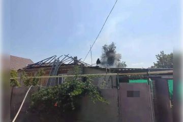 Дрон ВСУ поджег частный дом в Таврийске
