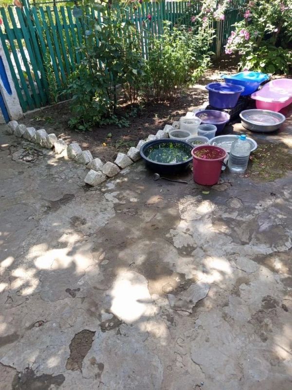 «Вода — основа жизни»: соцработники обеспечивают запас для подопечных
