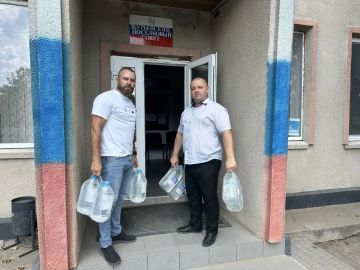 Воду доставили жителям трех сел Голопристанского округа