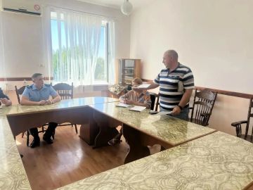 Прокурор Каховского района провел выездной прием работников сельскохозяйственного предприятия