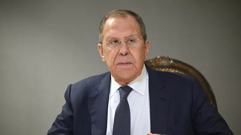 Россия сама решит, как отвечать на захват своих судов Западом, заявил глава МИД Сергей Лавров