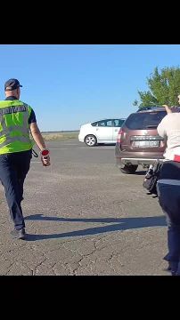 Во время рейса из Херсона полиция мобилизовала водителя Красного Креста, у которого были в порядке документы - командир отряда КК в Херсонской области Николай Тараненко