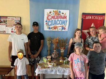 В Костогрызовском сельском клубе прошли медовые посиделки, посвящённые Медовому Спасу