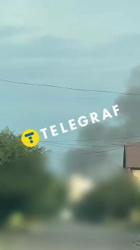 Над Броварами на Киевщине до сих пор поднимается столб дыма