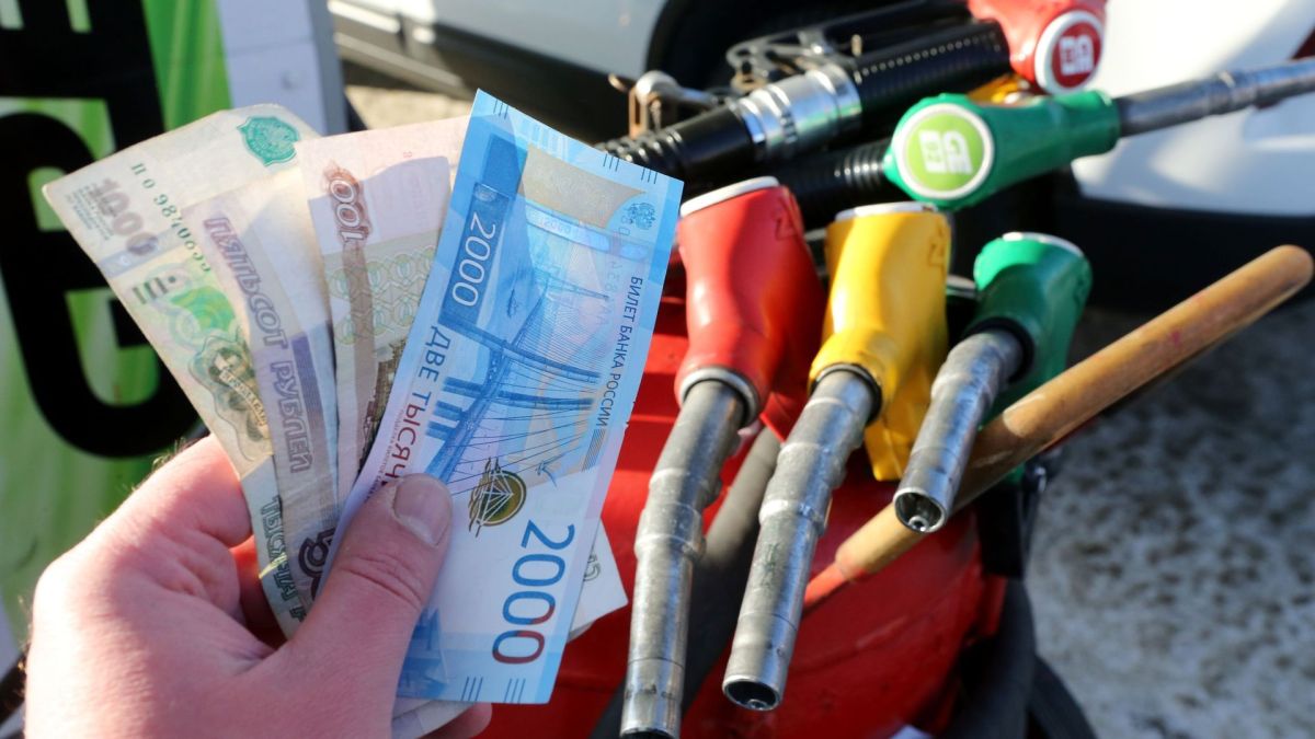 ФАС выявила нарушения у топливных компаний в пяти регионах России