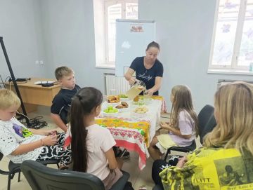 Все о Яблочном Спасе узнали участники праздничной программы в Тавричанском сельском Доме культуры