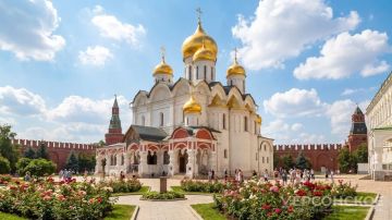 Путин помолился в Архангельском соборе Кремля, где обретены мощи Дмитрия Донского