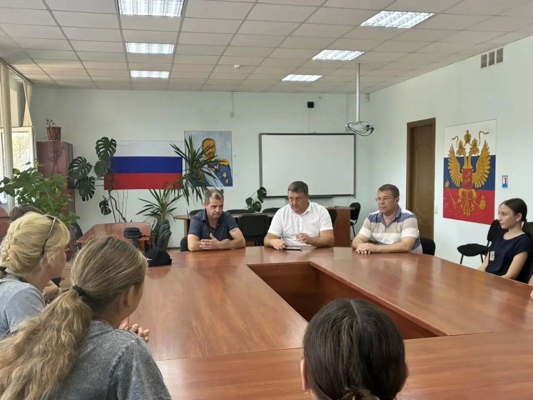 Встреча молодёжного актива с ветераном СВО состоялась в пгт Ивановка