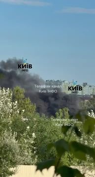 В Голосеевском районе Киева в результате падения обломков БПЛА загорелся бизнес-центр, сообщает Кличко
