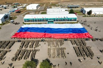 Финал "Зарницы 2.0" стартовал в День флага России на Сталинградской земле