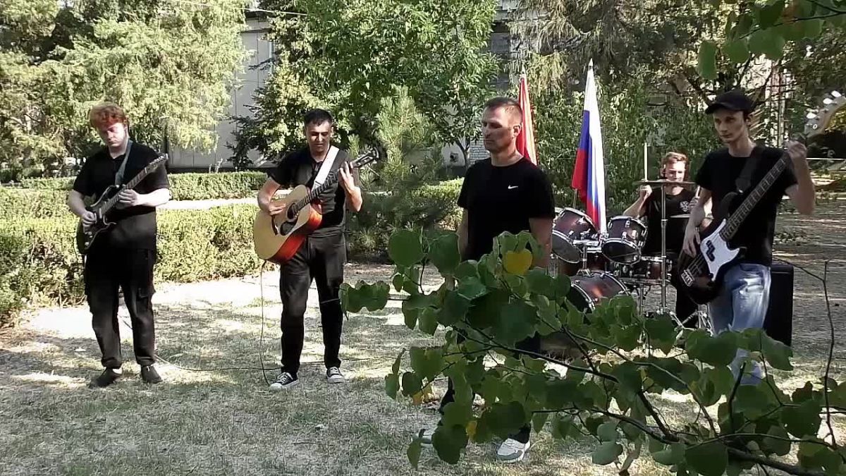 СЕРДЦА, ГОРДОСТЬ И НАШ ТРИКОЛОР: МКУК «Чаплинский КДЦ» ПРЕДСТАВЛЯЕТ РОЛИК КО ДНЮ ФЛАГА РОССИИ!