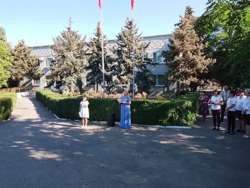 В Григорьевке провели митинг ко Дню государственного флага Российской Федерации
