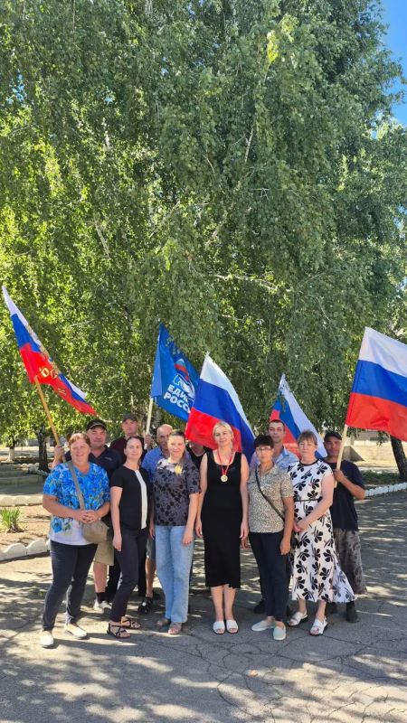 В Ровном прошла патриотическая акция «Под флагом Родины моей»