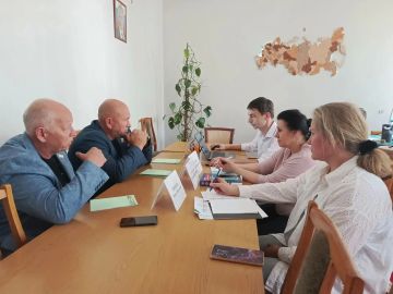 Дорогие друзья!. Выстраивать работу муниципалитетов в сегодняшних реалиях — это колоссальный труд, где нет права на ошибку и времени на долгую раскачку