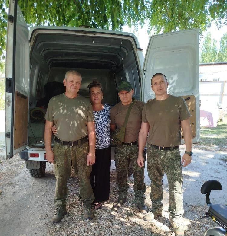 В гостях у самых маленьких жителей города Скадовска побывали бойцы Крымского полка и передали гостинцы для детского сада «Колокольчик»