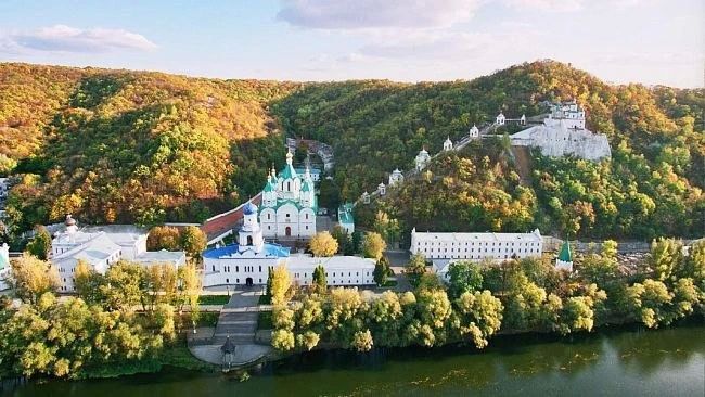 Святогорская Лавра: зверское нападение на монахов УПЦ