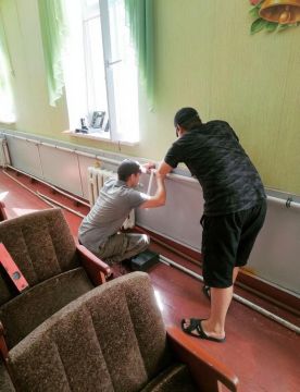 Специалисты из Адыгеи обновляют отопление в школах Генического района
