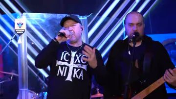 Квартирник с «Троiка» в Москве: музыка и смыслы в рамках «АКАДЕМИИ СМЫСЛОВ»!