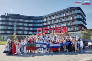 Директор Генической школы №3 представила Херсонщину на летнем слете Президентской платформы "Россия — страна возможностей"