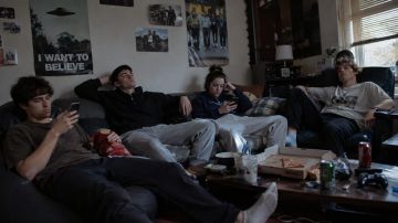 Поколение NEET. Эксперты объяснили, как отказ молодежи от учебы и работы влияет на демографию