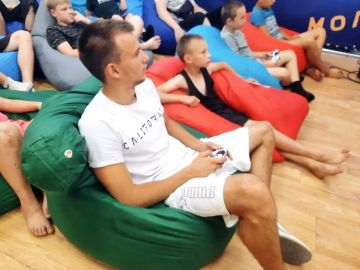 Павел Филипчук: В Молодёжном центре Каховки прошли соревнования по киберфутболу