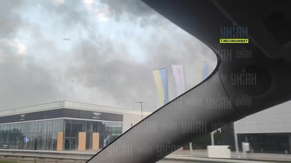 В Киеве опять горит склад Очередной прилёт под Киевом – и снова полыхает. На этот раз под удар попал крупный торговый центр «Эпицентр» в Борисполе. После серии взрывов небо над городом затянуло густым дымом