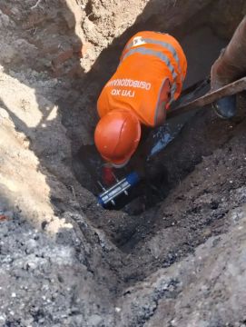 Геническ | 26 августа. 26 августа в детском саду «Сказка» в переулке Сказочном устранили течь на сети водоснабжения и закомплектовали старый участок канализации