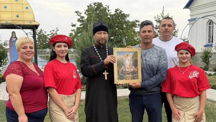 Юнармейцы Великолепетихского округа передали икону школьникам Пензенской области