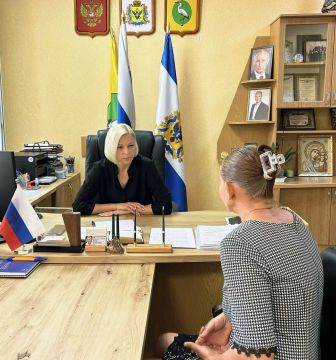 Провела личный прием граждан