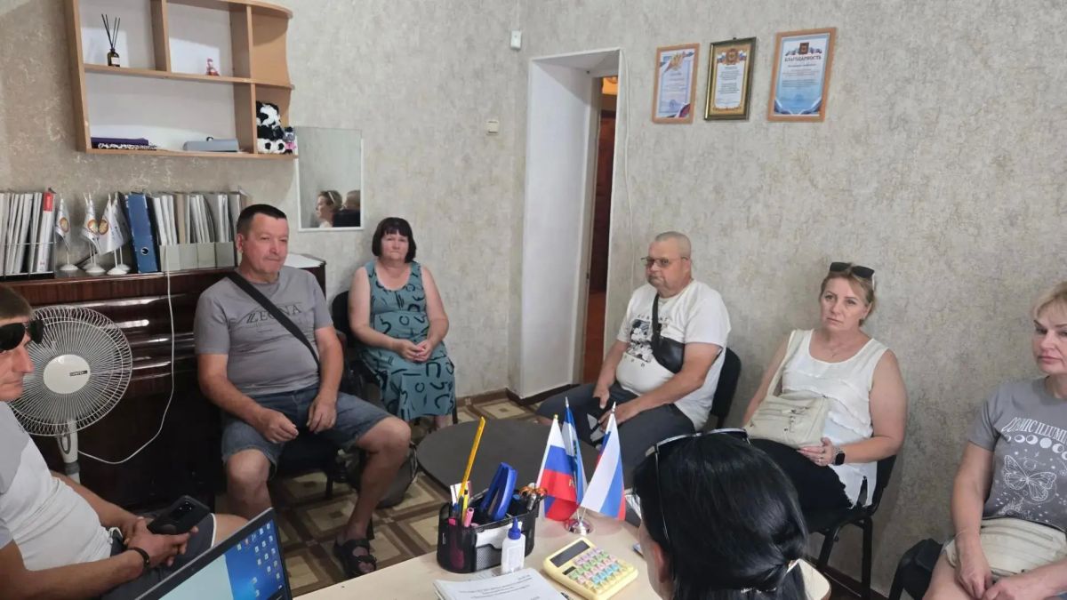 В территориальном отделении ГКУ Херсонской области «Центр занятости населения Херсонской области» в Чаплинском муниципальном округе состоялся семинар для соискателей и безработных граждан на тему: «Перезагрузка карьеры:...