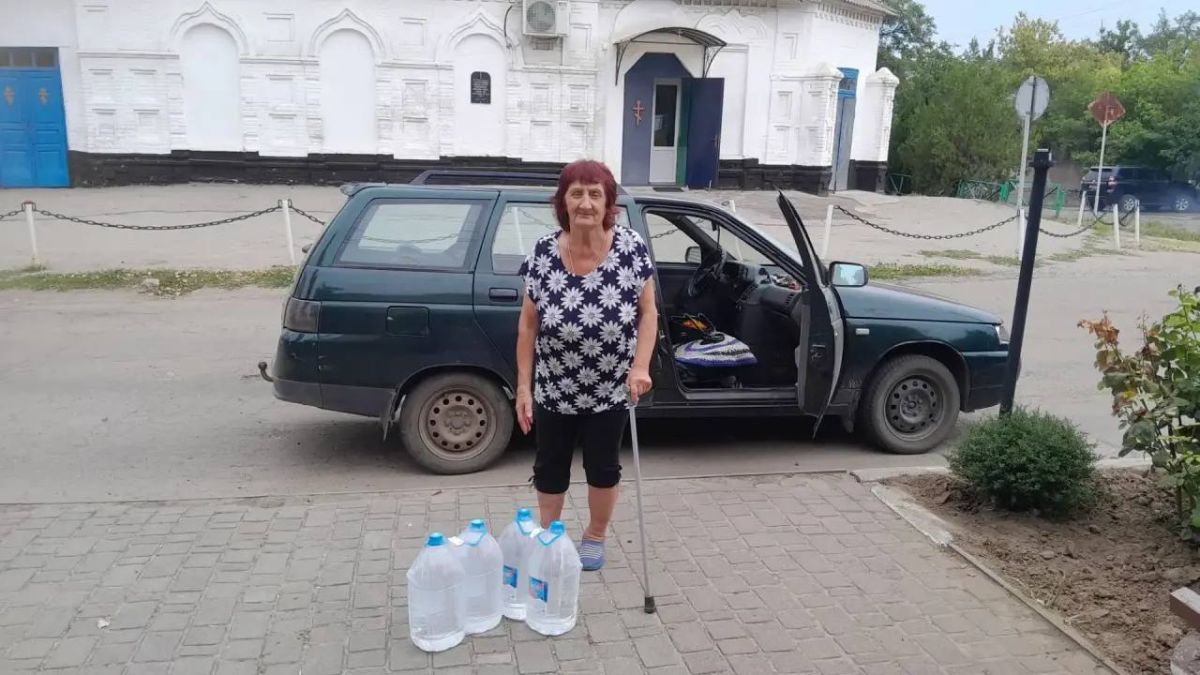 Почти две тонны бутилированной питьевой воды раздали жителям в пгт
