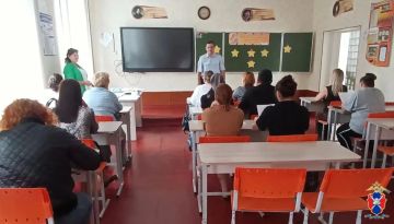 В Чаплынском округе Херсонской области сотрудники Госавтоинспекции провели мероприятия для родителей школьников